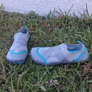 Athletic Works Gray and Blue Sandals